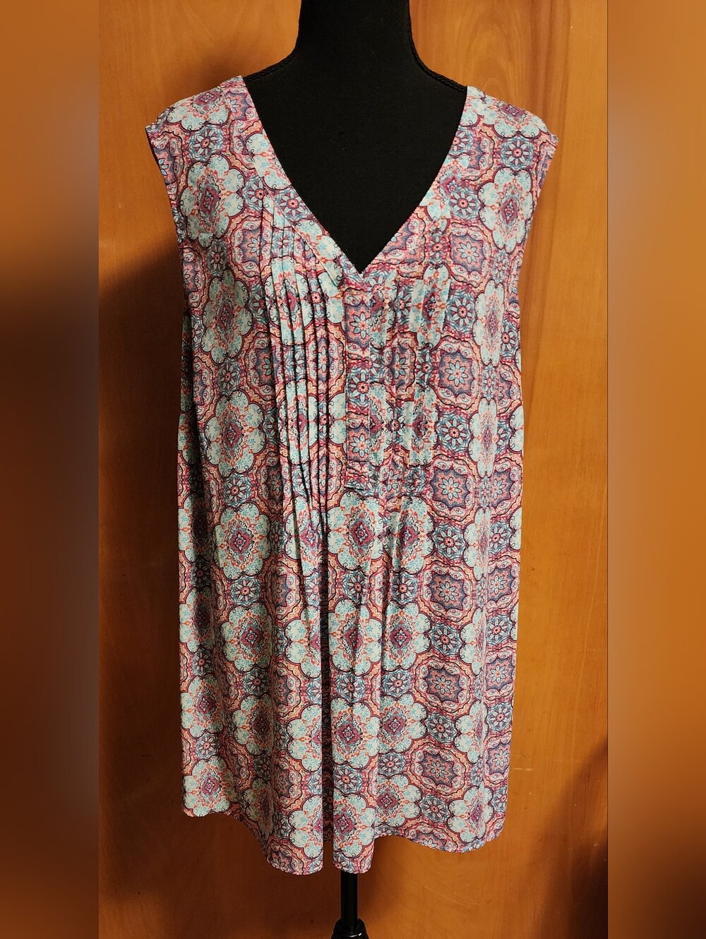 DR2 Sleeveless V-Neck Tunic in Mint and Purple Medallion Print